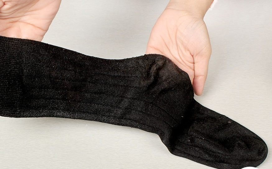 Wet socks to reduce fever